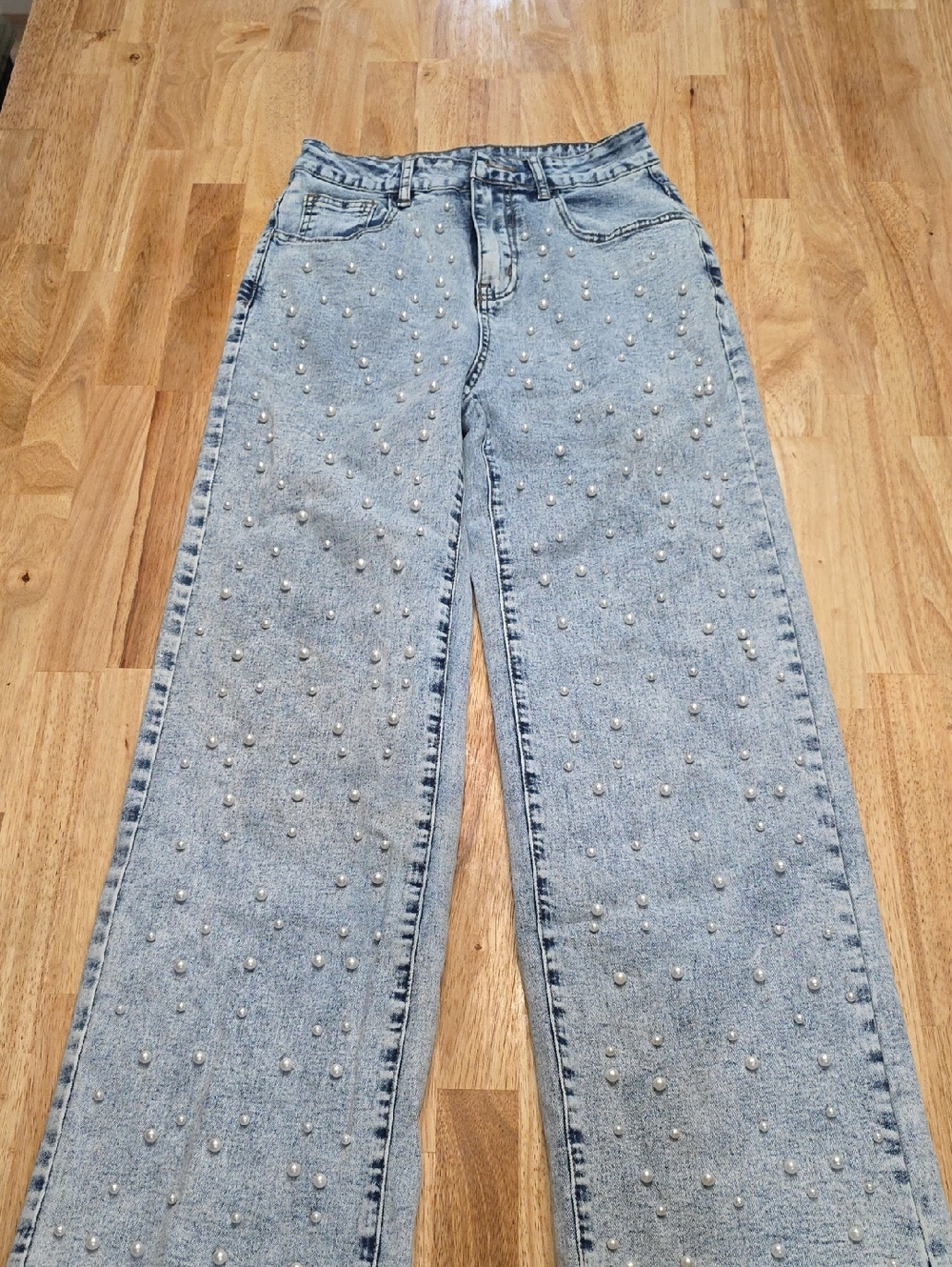 Pearl-Embellished Light Blue Women's Jeans